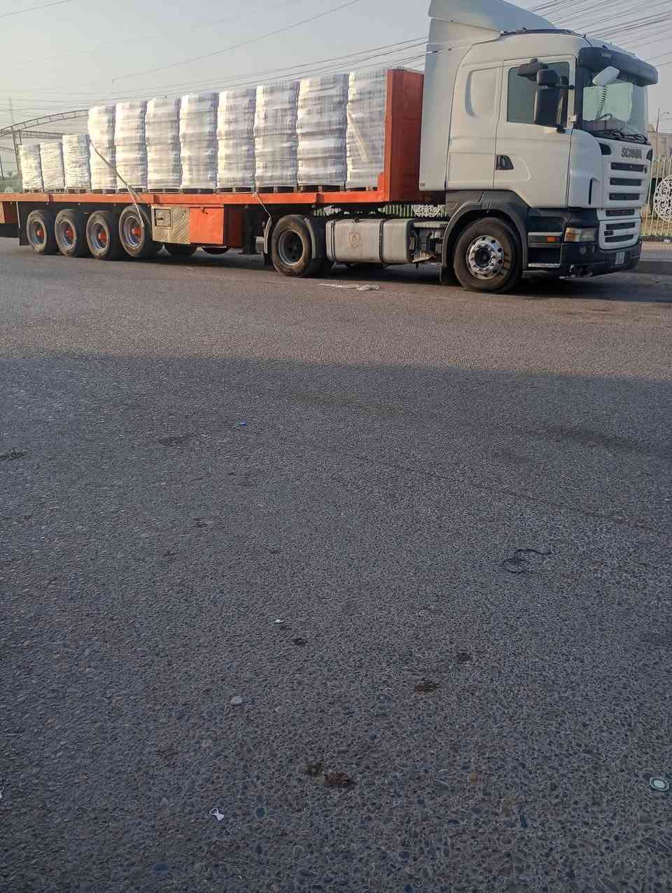 سكانيا 2007  انجكتر خطين 380 كفاله عامه الرأس بغداد بسمي 
والعربانه بيها ملاحظات ابيعلك هذا الموجود بالنسبه للعربانه سياره 
للشغل كهربائيات من هواء كله جاهز بريك فول راس وعربانه 
السعر $3  شدات وبيها مجال كلشي اكو بالسوك للاتصال *********** العنوان بغداد المدائن قريب الفلكه
