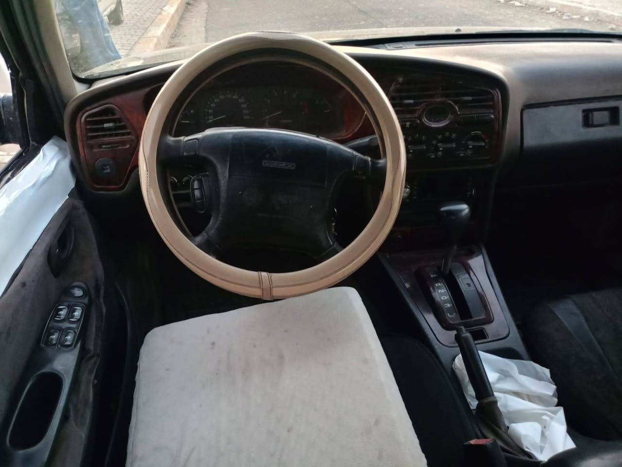 السلام عليكم للبيع برنس فراشه موديل 96 سيارة نظيفة الف متذب عليه مال جناي محرك كير اكسل سلف داينمو باور باتري جديد كلة شغال كهربائيات شغالة سيارة ماعايزهة شي بسمي تحويل بنفس اليوم مكان التاجي سعر ٣٢ بيهة مجال حك الجية للاتصال ***********
