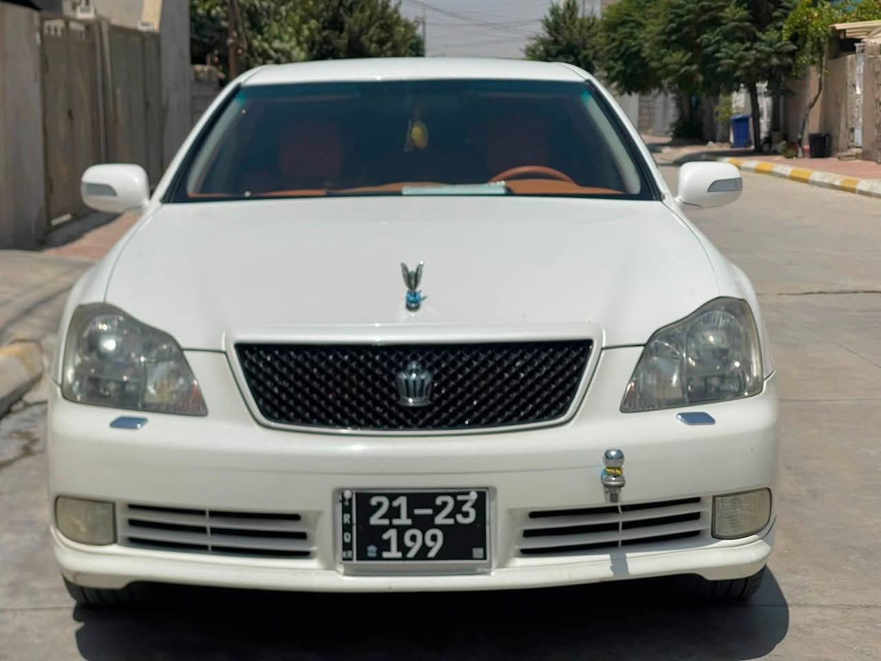 شاهینە موس سپۆڕت 2005 ی 180
سەیارەکە کامل مەسروفە

ناو قەیسی

دەبڵ شاشەی یابانە 

ئاوێنە ئیشارەت 

سئ دووگمەی ساج سوور 

سئ پارچەی ئەورووپا بۆیاخە 

هەر چواە دەبڵی گۆراوە بە ڕۆیاڵ

چوار تایە و ویلی یەک سایزی لۆک بۆ بەستراوە 

***********
