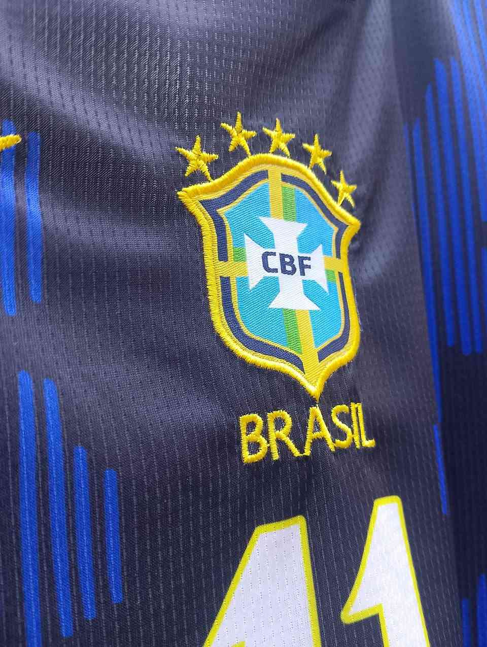 توفر من جديد دريس البرازيل 
 لاعب نيمار و رافينيا 
بلونين أصفر و اسود ونيلي 
خامه تركيه للحجز واستفسار ع ارقام تالي ***********
العنوان حي سماح شارع المشاعل قرب جامع طه
