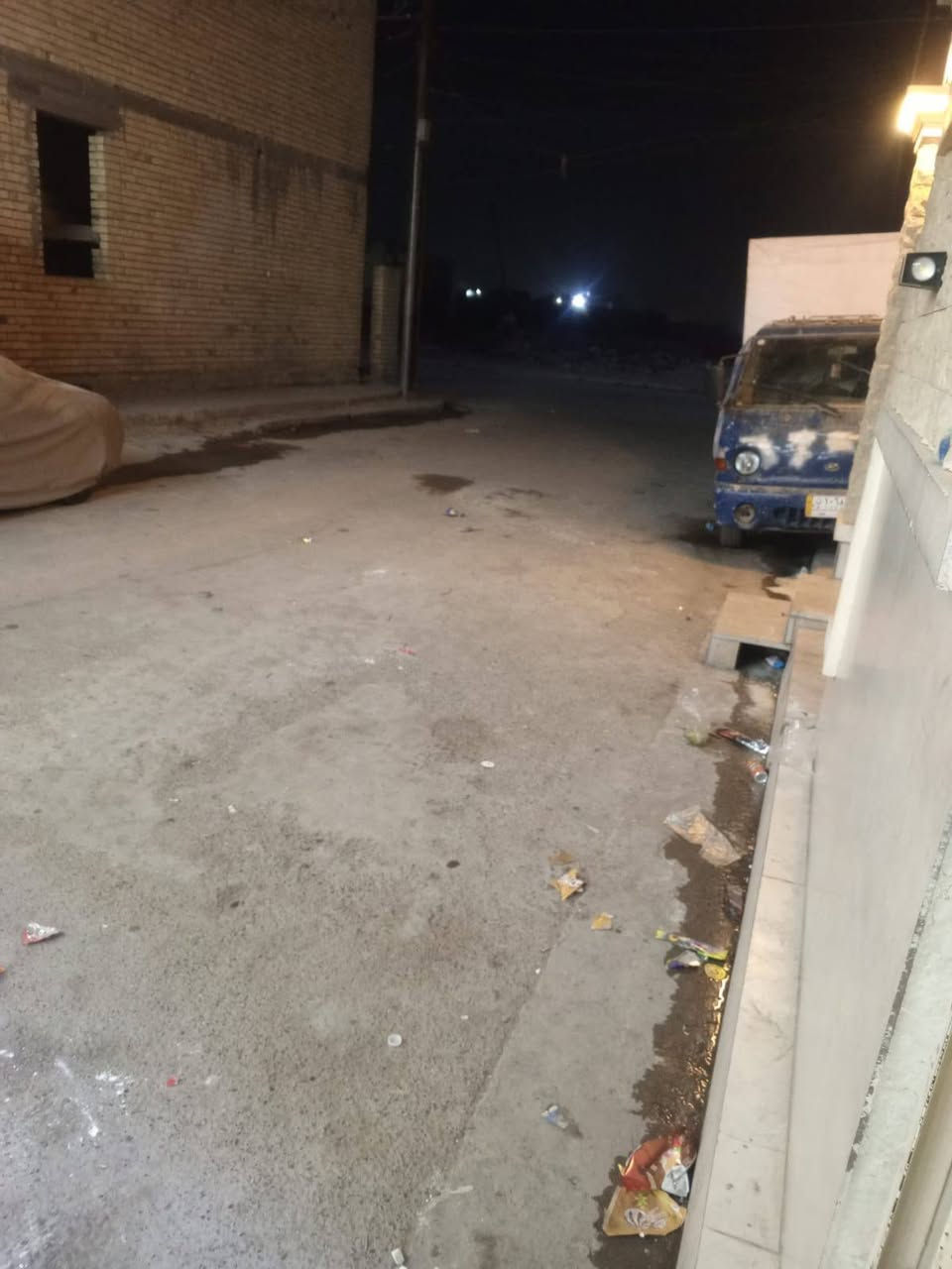سلام عليكم بيت البيع في حي التراث شارع الشبكه مساحته 105موضحه تفاصيل البيت بصور ويتكون من اسواق***********
