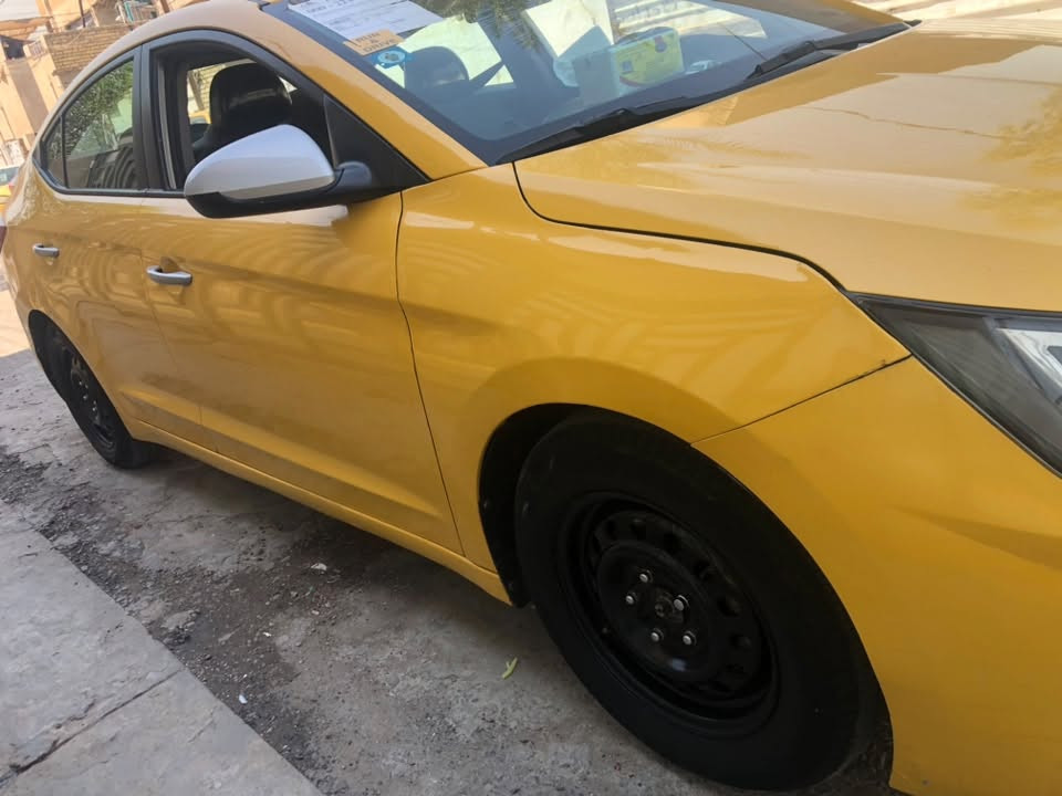 بيع فقط بدون قسط ولا مراوس 
 
سياره بسمي  حتى كتلوك الشركه بيها من دخلت لليوم  مدوشمه عام  
النترا موديل ٢٠٢٠   امريكي مكينه ٢٠٠٠ دوش كير اي تي  مكفولات ماشيه ١٠٩  ميل صور الحادث ماعندي نمسحهن تبديل بنيد فقط باقي ليبل واحد وبيها شويه لغد مصلح باقي السياره كلشي ماكو  مكاني بياع المعالف 
 السعر     ١١٦  
***********

