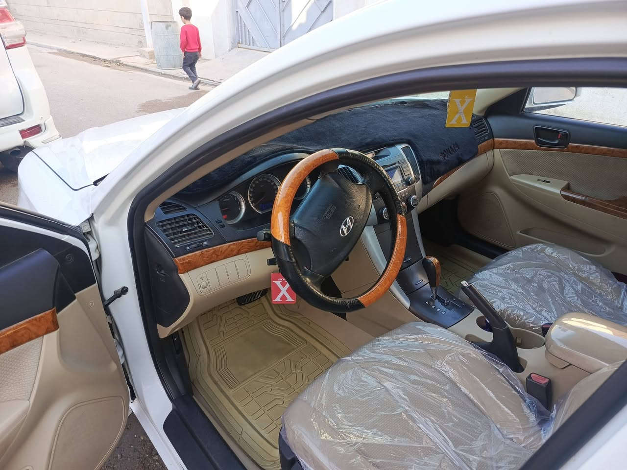 للبيع سوناتا موديل 10 رقم بغداد نكليزي بسمي محرك 2000 تخم تاير تبريد ثلج السعر 105 المكان فلوجة /***********
