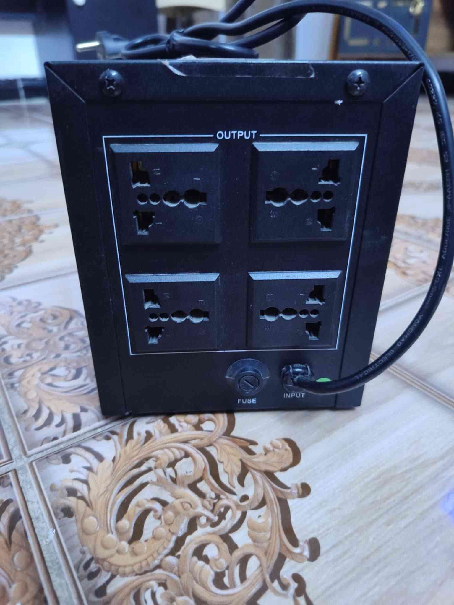 سلام عليكم
UPS 2000kv 
ستعمال شهرين نظافة مثل ما موجود بصوره 
ب ١٠٠الف وبي مجال العنوان بغداد الغزاليه
***********
