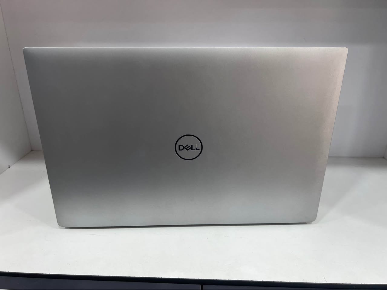 تريد لابتوب هندسة او تصميم او مونتاج ؟ حتى العاب يشغل؟
Dell precision 5540 
 core i7 جيل تاسع
فئة H عالية الاداء
رام 16GB DDR4 قابل للتطوير
ssd nvme 512  الهارد قابل للتطوير

كارت شاشة خارجي Nividia quadro T1000 4GB

شاشة 15.6 FHD بدقة والوان واقعية 

بطارية ضمان ساعتين الى 4 ساعات تشغيل مستمر

نظافة عالية موضحة بالصور ، راسلنا نصورلك ڤيديو لأي شي تريده

***********
اي لابتوب بالك اكدر اوفره راسلني وتدلل

السعر 580 الف مكاني اربيل شارع سلطان مظفر - قرب المحافظة (مكتب ) 
ضمان شهر كامل على القطعة هارد وير وسوفت وير مع وصل ضمان
توصيل متوفر لكلّ المحافظات مجاني بغداد, العراق
