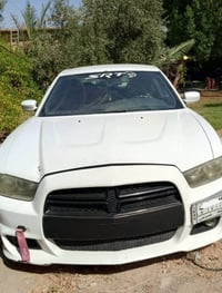 Charger موديل 2013    محرك هيمي حجم 5700cc   /8 سلندر   لون ابيض   كير...