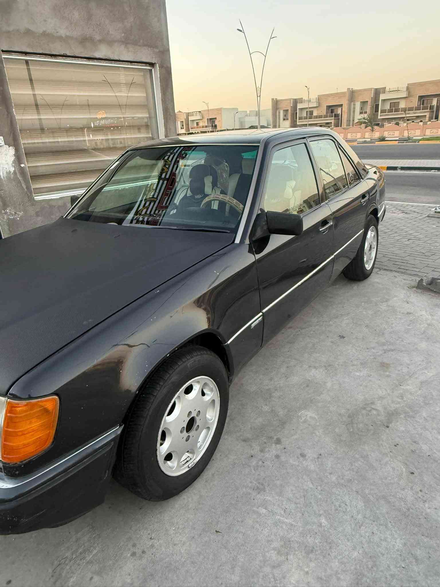 مارسدس دب موديل92 كير ومحرك بطه بلباكيت تبريد وي السويج حداده تخم تاير باتري جديد جاهزه السياره رقم اربيل مداور ثاني سياره قطرة خياس مابيهه صبغة بلاديه للبيع فقط ب55 وبيهه مجال ***********
