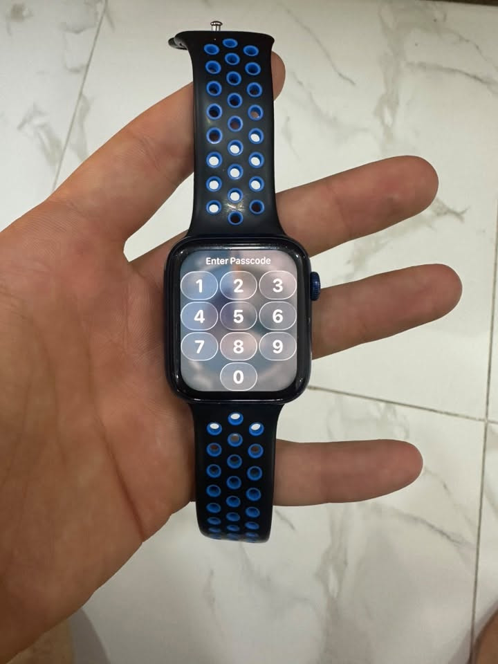 السلام عليكم
Apple watch series 6 
غير مفتوحة ، مع علبتها و سيرها الاصلي و وياها كيبلين شحن الاصلي وواحد ثاني و عدد من السيورة الاضافية للبيع 
١٧٠ الف و بيها مجال بسيط و شكرا
للتواصل 
***********
