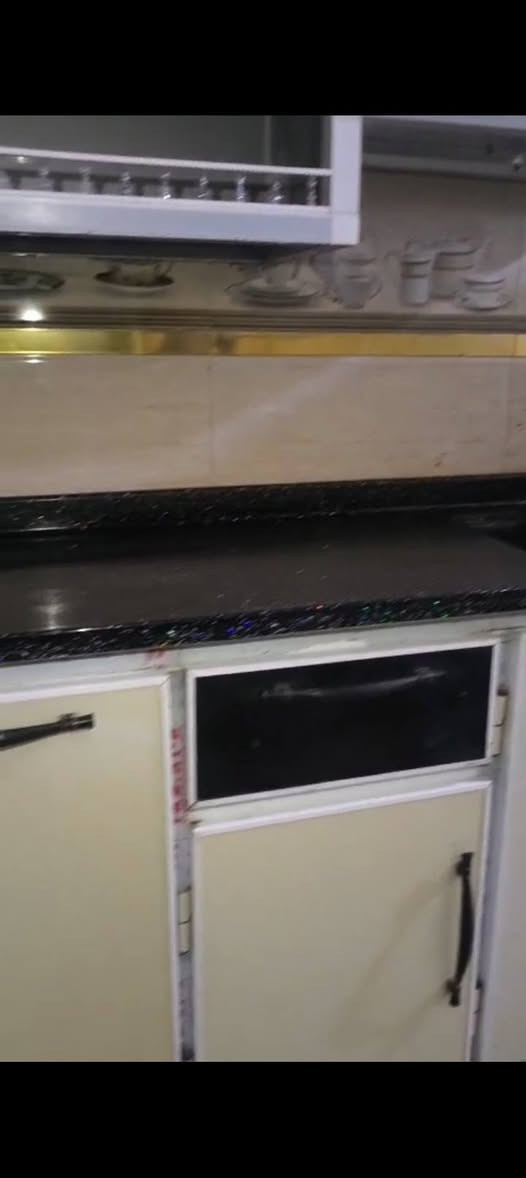 كاونتر مرمر للبيع مع طباخ سعر550بي مجال شراي خاص
