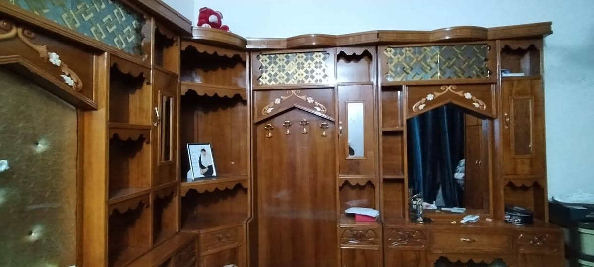 السلام عليكم ورحمة الله وبركاتة غرفه للبيع صاج درجه اولى شغل الفلوجه السعر مليون ونص العنوان تكريت الاستفسار اتصل على الرقم ***********
