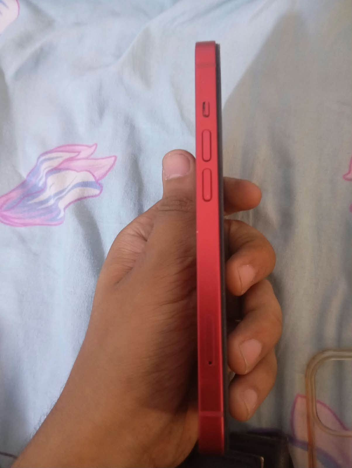 سلام عليكم 
ايفون 13 عادي 
ذاكرة 128 
بطارية 95 
لون احمر 
امريكي 5g
مستبدل شاشه فقط 
سعر 325 وبي مجال قليل 
*********** واتساب متواجد فيس ايضاً 
مكاني بعقوبة
