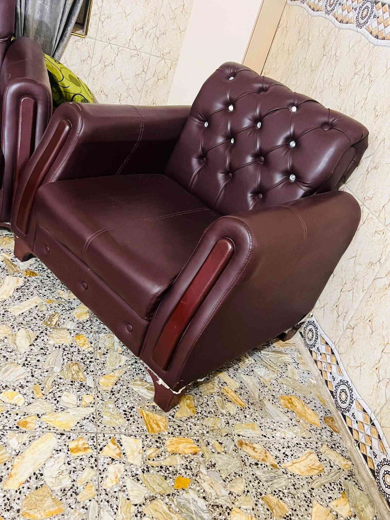 سلام عليكم غراض بيت نضيفه جدن وعل فحص ايي حاجه تريدهه طكلهه صورء ودزهه مكان مدينه الصدر ***********
