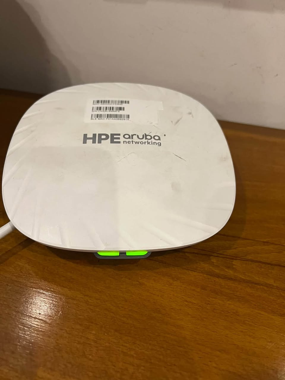اكسس بوينت  WIFI 6 aruba 505 للبيع شغاله و مابيها اي مشكله
***********
