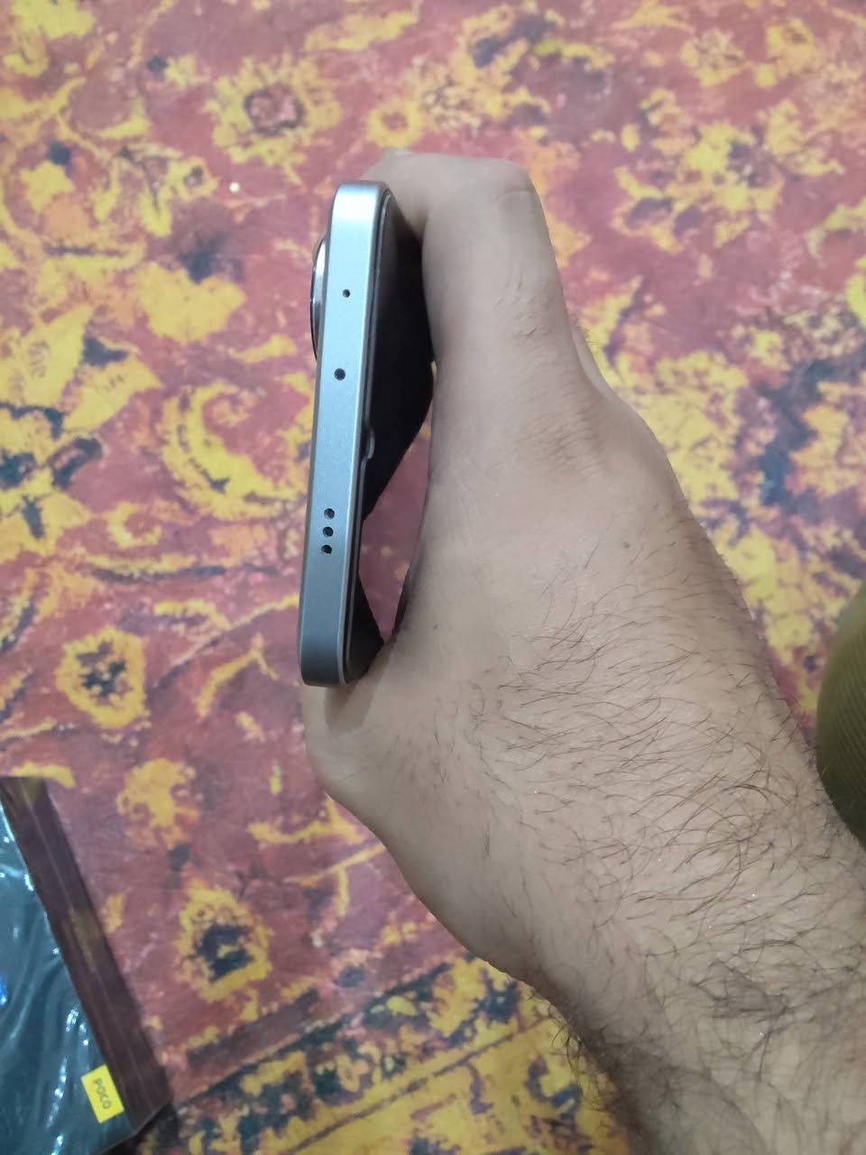 بوكو F6 • ذاكرة ٥١٢/رام ١٢ • شحن ٩٠ واط