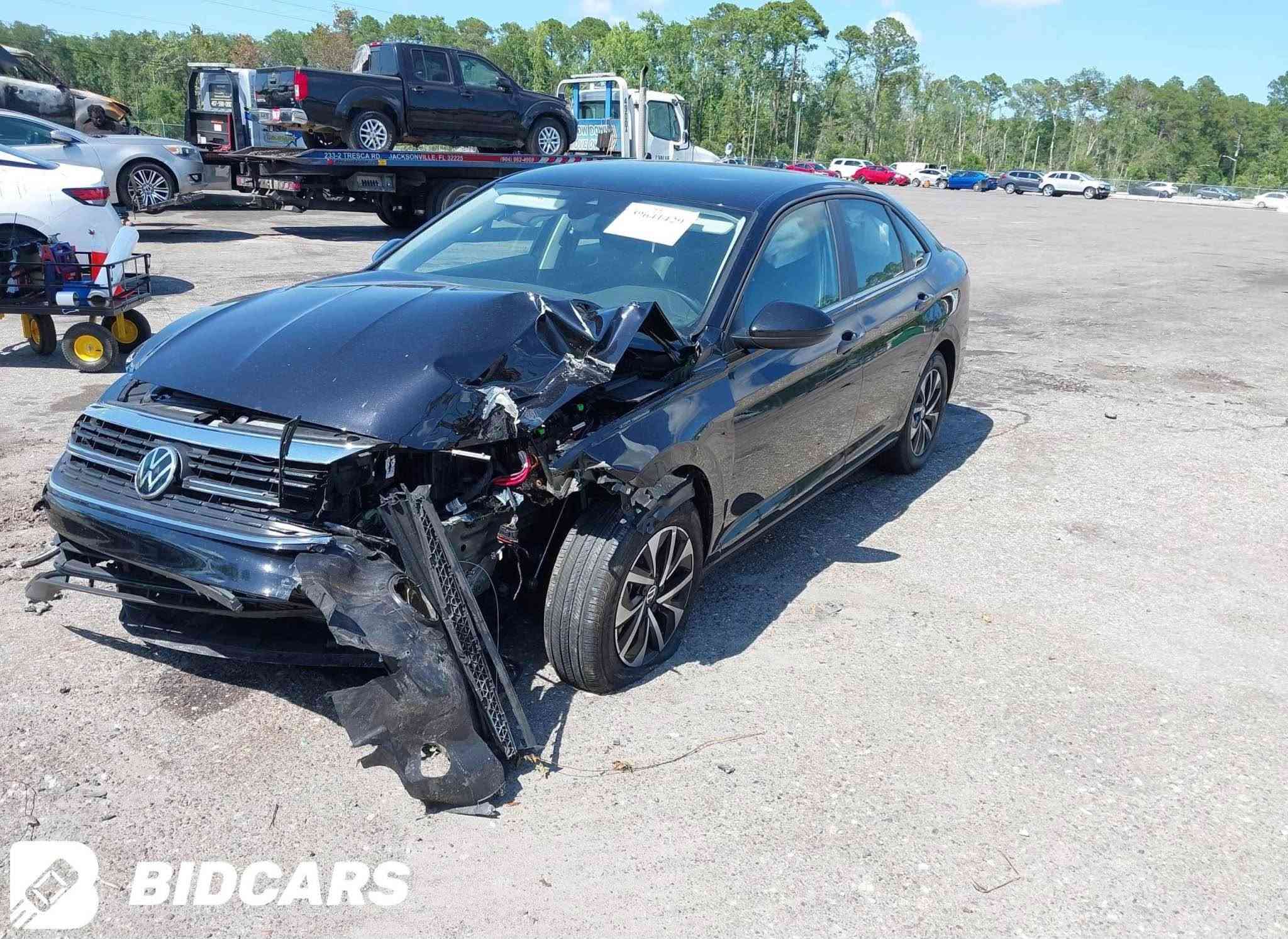 2023 VOLKSWAGEN JETTA, 1.5T S
جيته مواصفات s
گير اتوماتيك حاسه رادار ..
صبغى تنها بونيت صبغه چاملغ كميك تعديل هيه بي داخيلى همو شتيكى به شه رت
50 هه زار كيلومتر روزيشتوه
عنوان :سوران 
ژماره :  *********** أربيل, العراق

نص مكتوب في الصور:
- BIDCARS