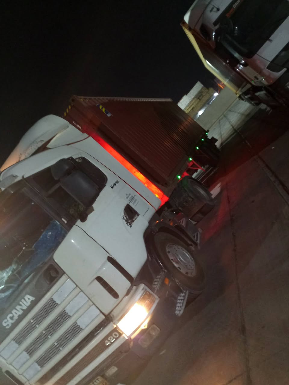 سلام عليكم سكانيه البيع محرك ابم ونوزل رقم دهوك منتهيه تبريد اسبلت جديد سياره جهازه راس وعربانه صاحبه***********
