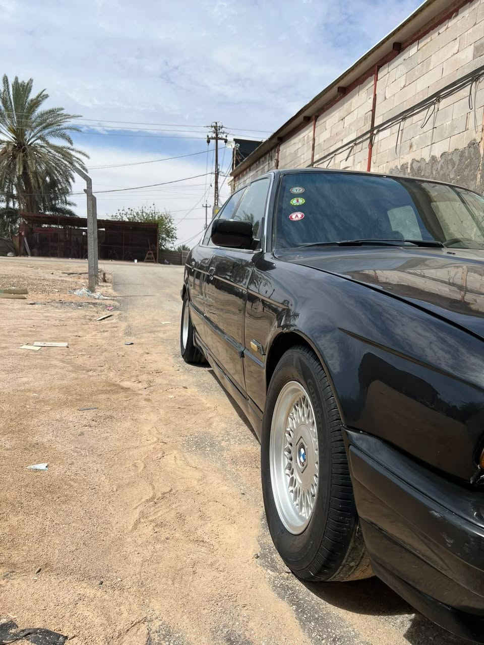 السلام عليكم بي إم دبليو للبيع
مديل 91 رقم بغداد بسمي تحول مباشر 
سنويه لل29 محرك 25 مسكر 
كير وتو تبريد شغال 
داخل جلد كشنات كهرباء 
باتري وسلف ودينامو وبلكات وفيت وتخم تاير قبل سبوع شادهن جدد 
سعرها قفل 42 
مكاني نجف كوفه ***********
