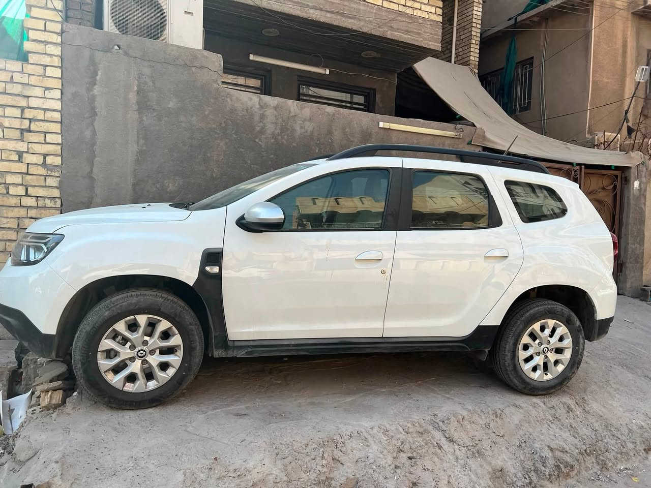🚗 رينو داستر 2025 (صنع فرنسي )
🔥 سيارة رينو داستر  قوية وعملية

📍 محرك + كير ( صنع ياباني)

       رقم بغداد

🛠️ المواصفات

محرك: 🇯🇵نيسان  1600 4 سلندر 

ناقل الحركة: نيسان 🇯🇵 أوتوماتيك 

نظام الدفع: أمامي (FWD)

استهلاك الوقود: اقتصادي (حوالي 5.7 – 6.5 لتر/100 كم) 

سعة خزان الوقود: 50 لتر 

عدد الركاب: 5

✨ الكماليات

✔ شاشة وسطية 10.1 بوصة

✔ عداد ديجيتال

✔ Apple CarPlay & Android Auto

✔ كاميرا خلفية + حساسات

✔ مثبت سرعة

✔ تكييف أوتوماتيك ثلج

✔ تشغيل بالبصمة (Smart Key)

✔ صوت سماعات نقي

✔ ترحيب بالسائق

✔ ABS + EBD

✔ ESP (ثبات إلكتروني)

✔ وسائد هوائية

✔ نظام مانع انزلاق

✔ مساعد صعود المرتفعات 

السعر 20 مليون وبيها مجال 
***********

