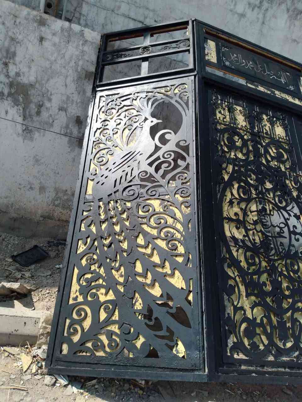 بيبان خشب وباب متخل حديد تفصال البيع ***********
