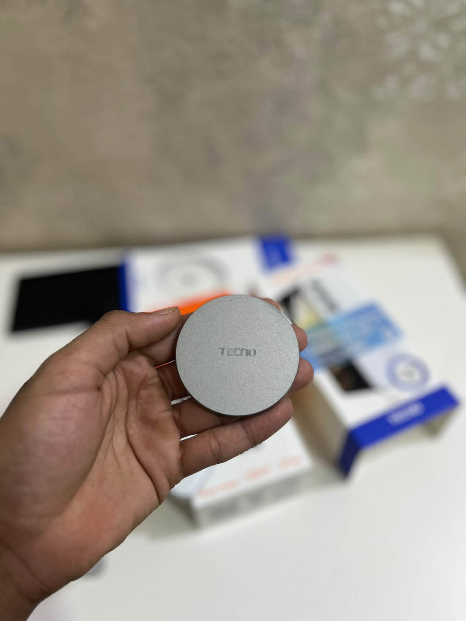 Tecno spark 40 pro plus /  تكنو سبارك 40 برو بلس
تكنو سبارك 40 برو بلس
الذاكرة 256 الرام 8+8
شاشة AMOLED 144hz

جداً نظيف مستخدم أيام ملحقات كاملة 

سعرة 275 ألف باقي التفاصيل على الخاص 

مكاني بغداد 
رقمي ***********
