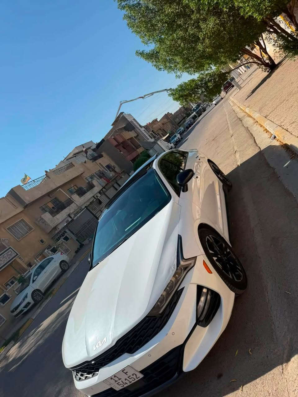 سلام عليكم
كي فايف k5 ( لون ابيض🔥 ) جي تي لاين
السيارة موديل ٢٠٢٤ فول فول مواصفات
 وارد امريكي
   مواصفات Gt Line فول موصفات😍

المواصفات:
1- بصمة ابواب وتشغيل عن بعد
2 بنوراما 
3-تحكم استيرن كامل 
4- كشنات كهرباء
5-كراسي جلدوختم شعار GTline
6-رادار امامي + خلفي (توقف خلفي ذاتي) 
7- شاشه كبيرة كار بلي( بلوتوث ، USB  AUX )
9- ماشيه27 كيلو 
10- رادار امامي + خلفي
11- لد نهاري
‏12 -انظمه قيادك 6
13-ويل كب 18
14- شاشه عرض  بالدشبول
15- كروز سرعه ذكي  ( مثبت سرعه )
16-رقق بغداد 
17-سايد بريك بصمه 
‏18- GPS الخرائط
19-تبريد ثلج ❄️
وبعد بيها هواي مواصفات 
سيارة جاهزه من كل شي تخم تايرات ق
السيارة مرقمة كاملة بأسمي رقم بغداد 
مكاني بغداد الدورة 
السعر 189$ وبيها مجال بسيط
***********
