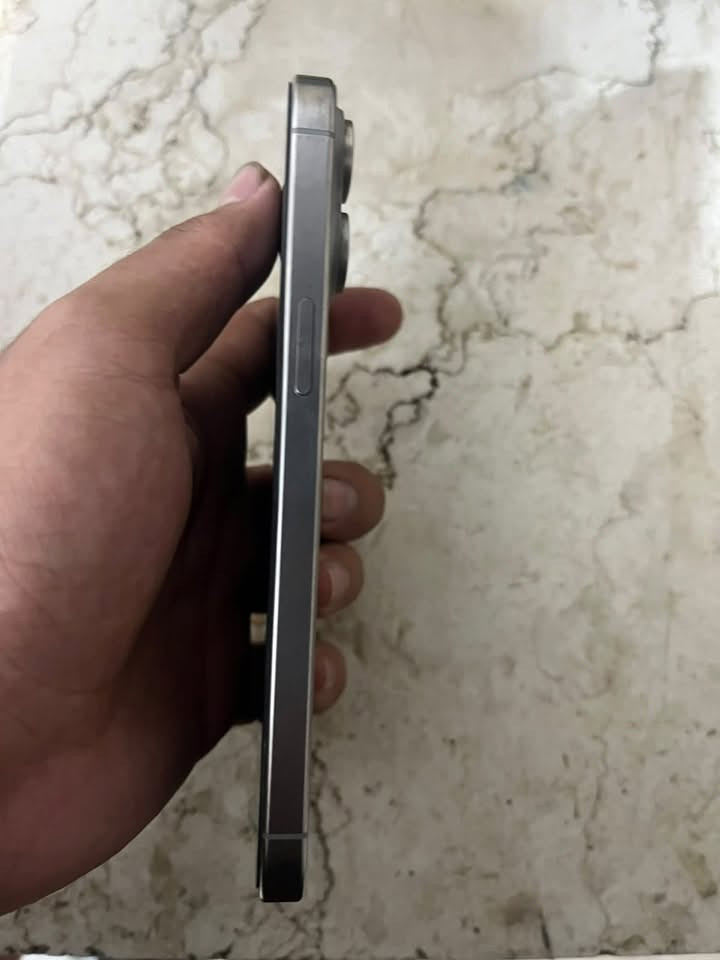 ايفون 15 برو ماكس • نضيف • بطارية مبدله