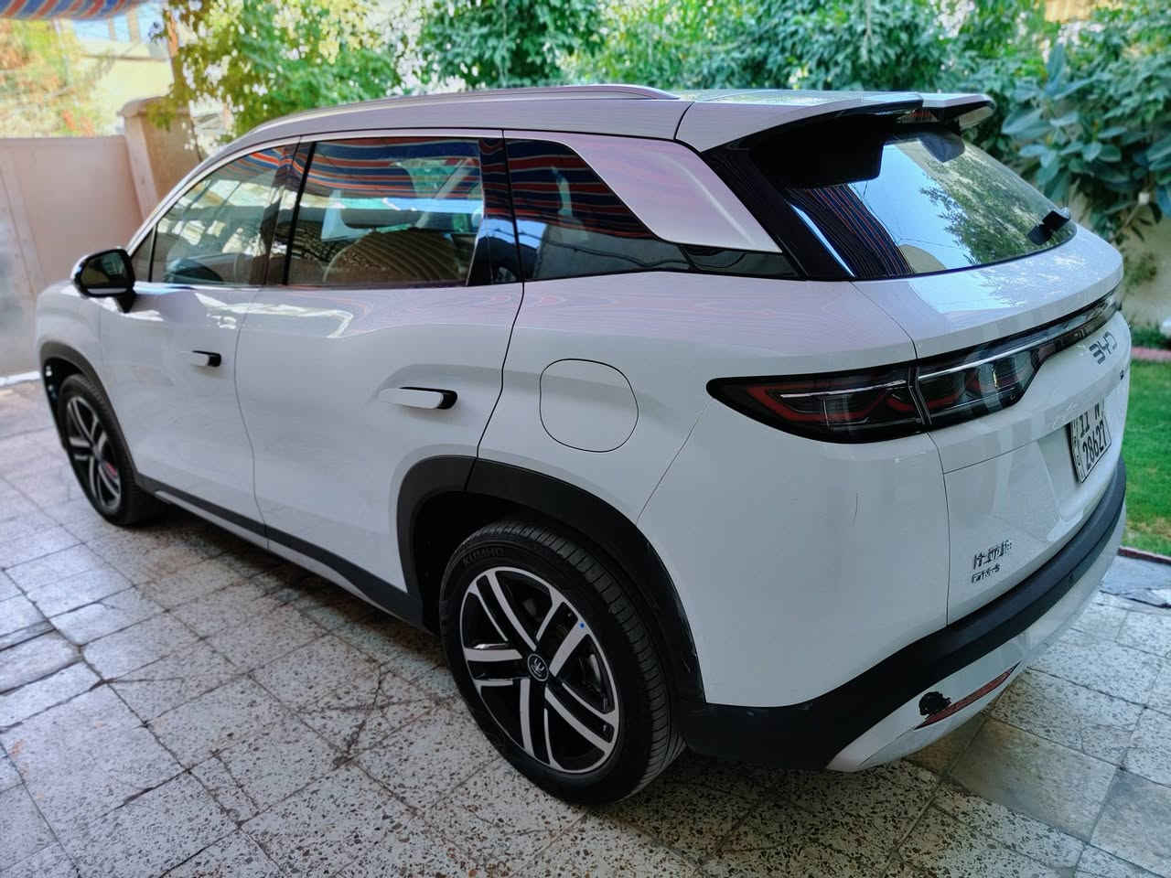 ✨ BYD سونك L
موديل 2025 ✨

سيارة عائلية (هجين DM-i / PHEV).

الموديل: 2025

العداد (المشي الإجمالي): 2,397 كم فقط (زيرو)

اللون: أبيض لؤلؤي

الرقم: رقم بغداد

المحرك والنظام: هجين قابل للشحن (Plug-in Hybrid) اقتصادي جداً وعملي

شاشة داخلية ذكية تدعم التحكم باللمس ودوارة

مقاعد جلد فاخرة (لون بيجي)

إضاءة LED أمامية وخلفية متصلة 

بصمة ومقابض أبواب مخفية

حساسات وكاميرات لسهولة القيادة والركن

مقصورة واسعة ومريحة جداً

السونار مرفق

💰 السعر المطلوب: 27,900,000 دينار عراقي (27 مليون و 900 ألف)

📍 المكان: بغداد - العامرية

📞 للتواصل والاستفسار: [***********]
