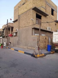 ركن مربع • ٣ طوابط • مقابل ساحة خضراء