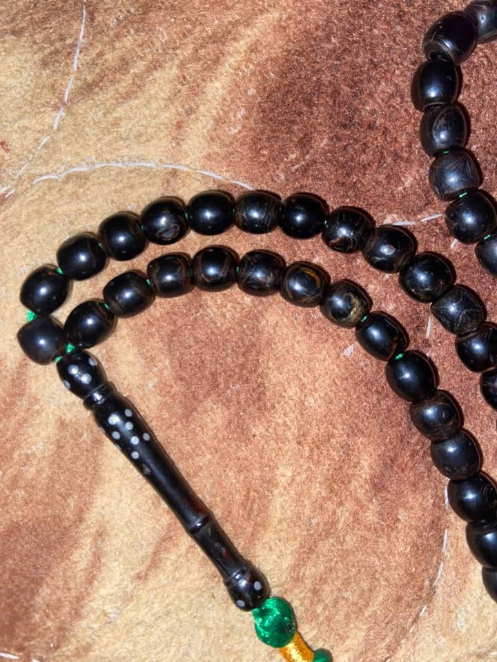 السلام عليكم يسر حجازي قديم أنتيك 101للبيع 
هذا رقم الواتساب ‭***********‬

