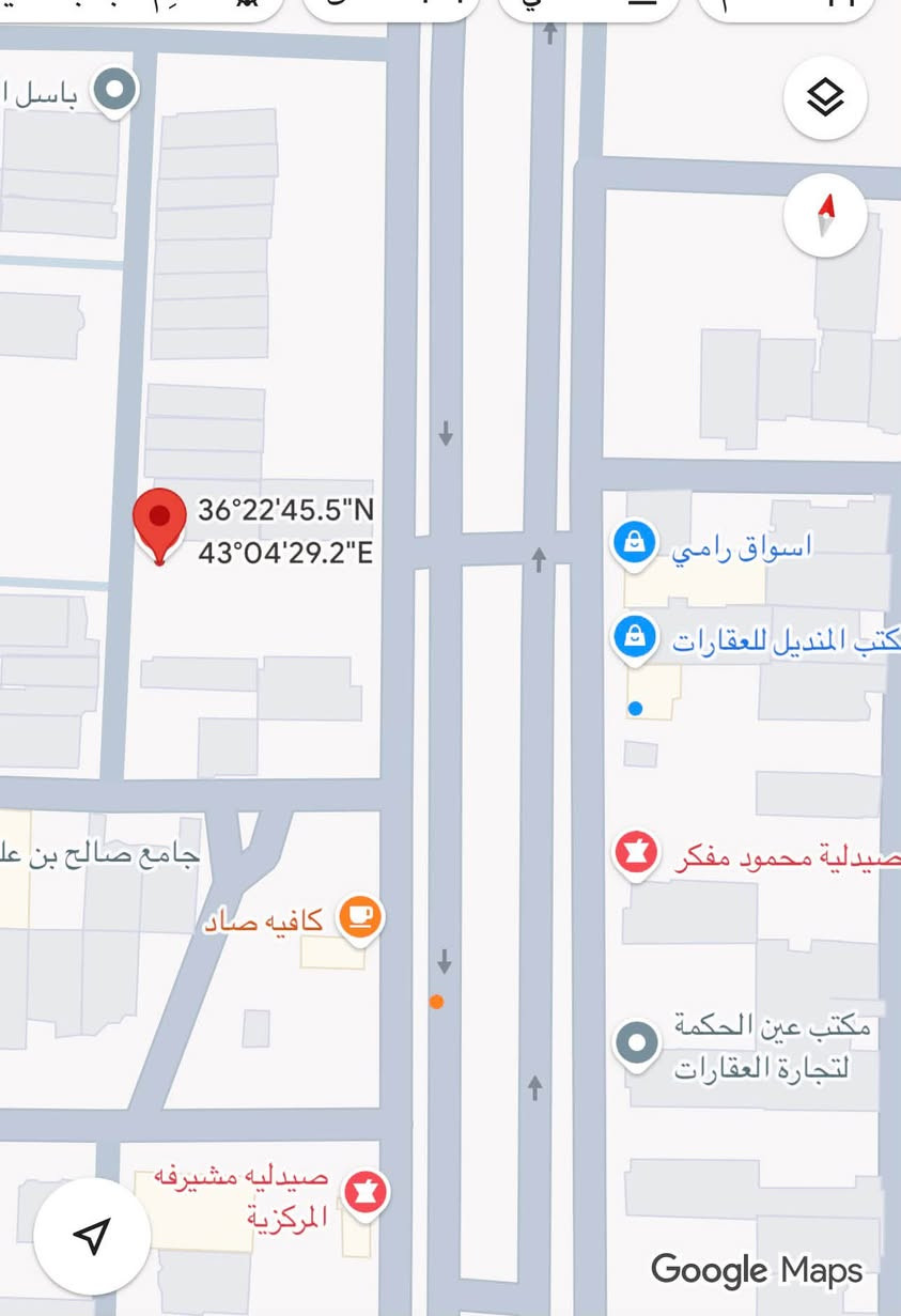 سلام عليكم متاح قطعه ارض المساحه ٣٠٠ متر  المكان مشيرفة مثل ما واضح الموقع
‏***********
