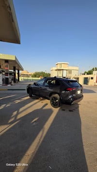للبيع — Toyota RAV4 SE لون فيلي مميز موديل 2022 راف فور SE وارد امريكي...