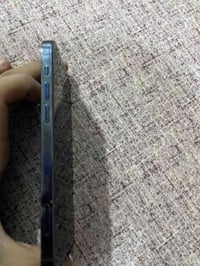 ايفون 12برو ١٢٨ • بطارية ٧٦٪ • شخطتين
