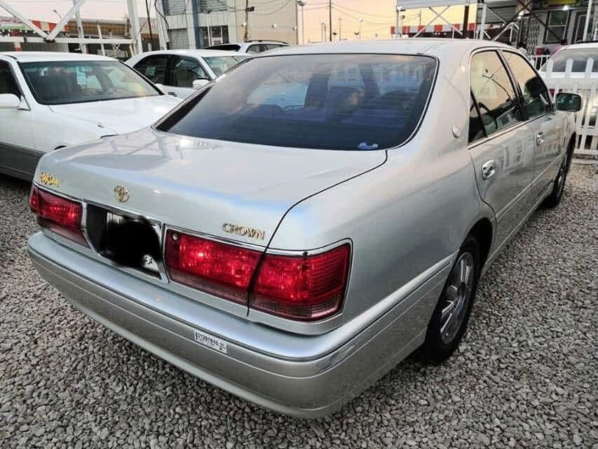 ملكة كارتون 2004كرستال اصل 
كصة جنطه متوم ارقام وسنويه طبق الاصل شرط مكينه وكير كفاله حداديه جديده تخم تاير جديد دكمتين ثلاجه ستيرن كهربائي كشنات كهربائيه تبريد ثلج لايت زنون 
سياره زيرو ومكفوله من الشخط 
29 وبيه مجال بصيط 
مكان الشطره ***********
