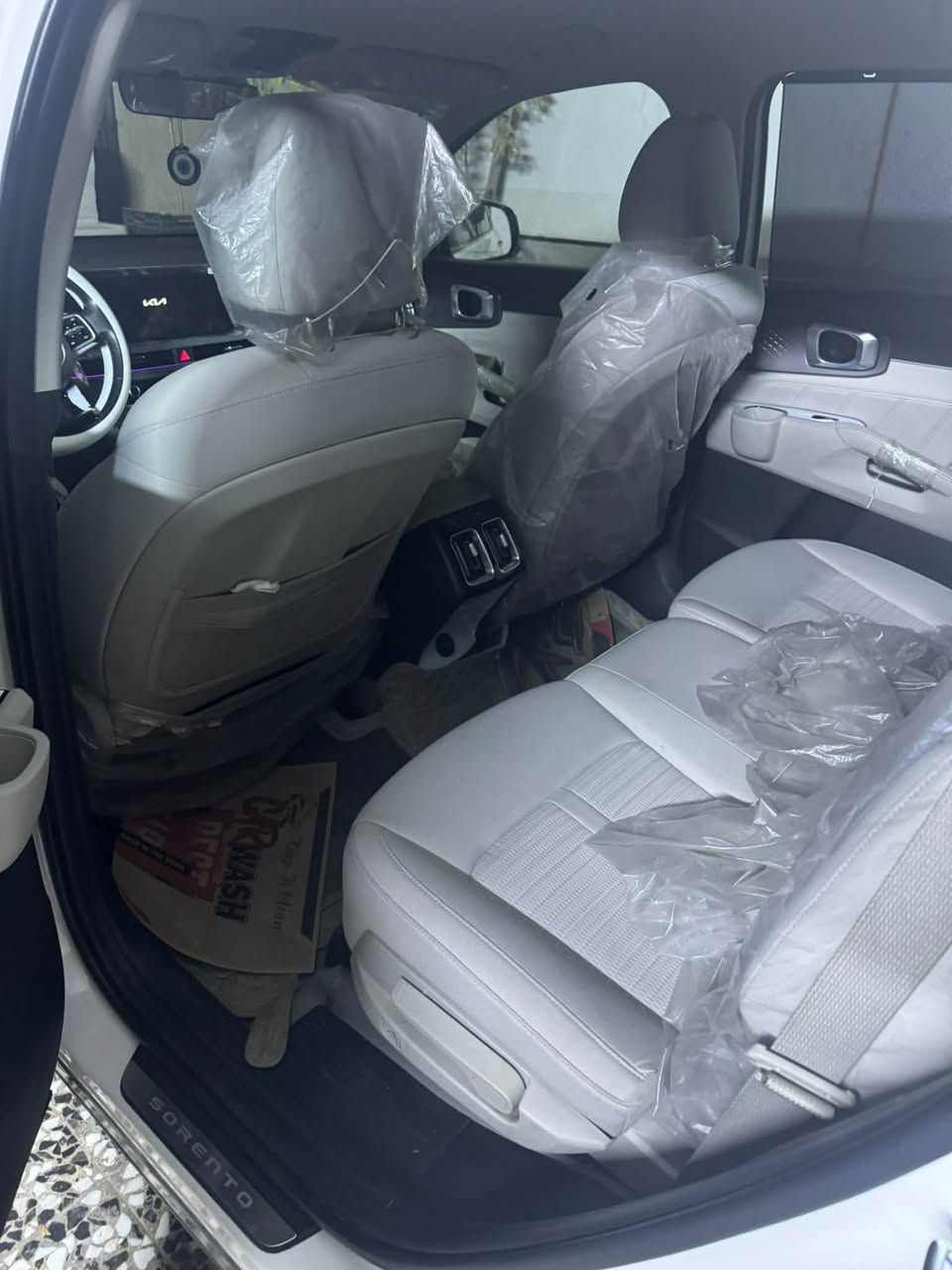 سورنتو موديل 24 رقم بغداد مكانها بغداد بياع مكفوله عدى بارد بسيط اسفل باب خلف صدر ماشيه 31 الف بسمي ويل 20 قماره حديد *********** سعرها 282 وبيها مجال بسيط
