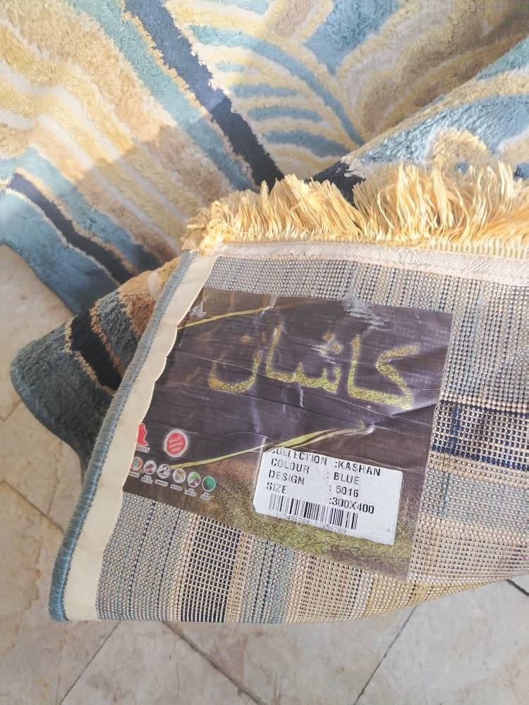 سجادة • ٤ في ٣ • قابل للتفاوض