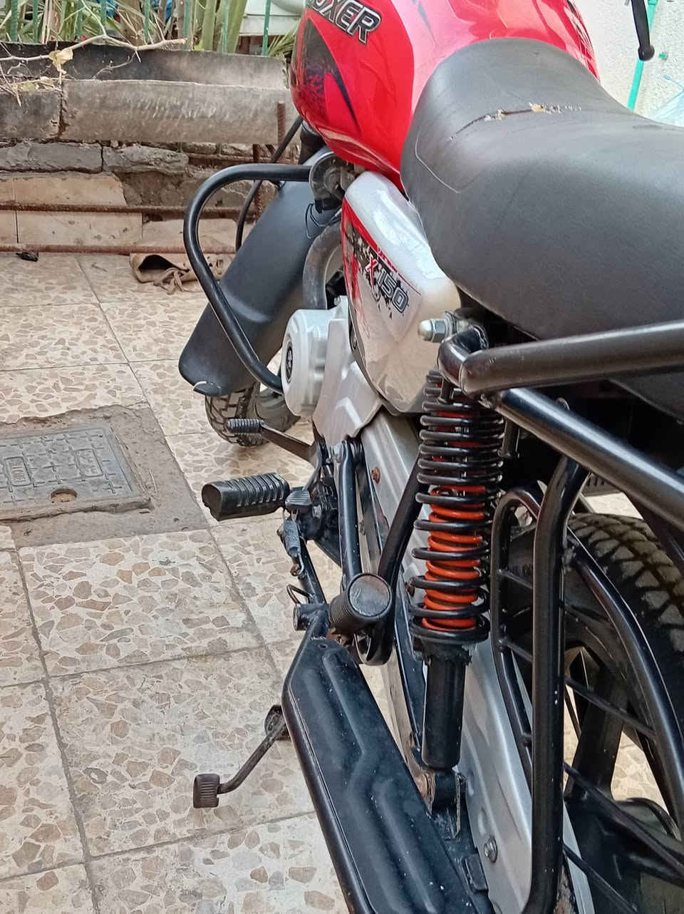 درجة بوكسر موديل 23رقم بصرة انكزي  وبسمي 
دراجة جاهزه من كلشي كهربايت كامل مجفتة تجفت بلادي شركة قبل سنة دهن كلة موتل دراجة كاملة
السعرمليونين و300وبيهة مجال للشراي العنوان البصرة ابي الخصيب حمدان للستفسار واتساب ***********
