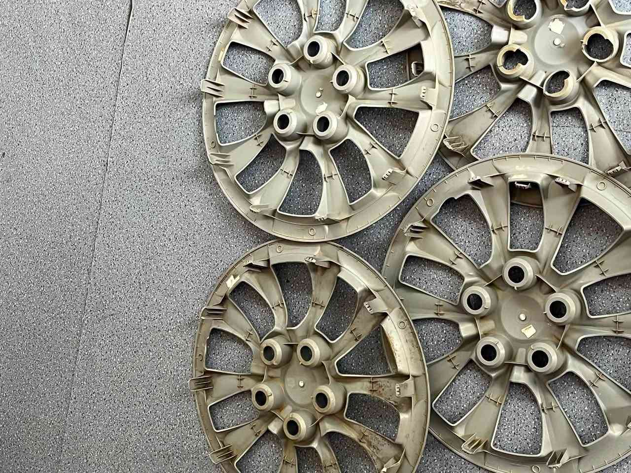 السلام عليكم عندي تخم ويل كب نضيف بيهم واحد مثل ما موضح بل صوره قيم او اخذهم بل يرضي الله عنوان الانبار فلوجه 
رقم الهاتف ***********
