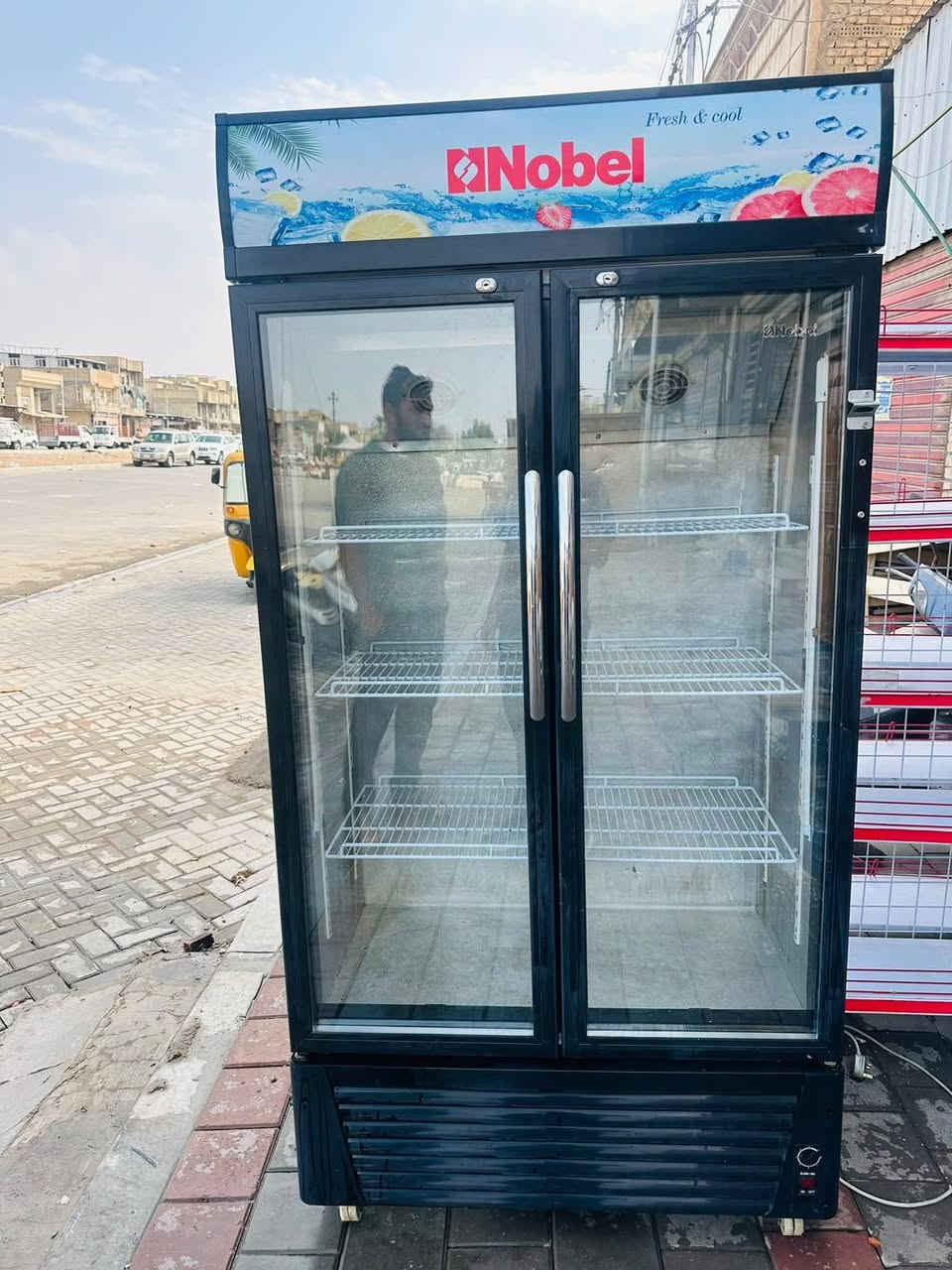 مجمدة عمودية • عدد ٢ • نظافة ٩٠٪