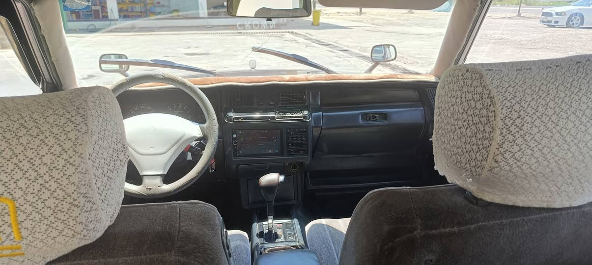 ارنب كراون 1996 
كير ومحرك وتبريد وكهربائيات وحدادة جاهزة السيارة مابيه نقص اكسن 3 قطع مصبوغه عام  للجمالية ترايك بيه للحبشه 
سيارة مال جناي 
السعر 55 وبيها مجال للطيبين 
***********
