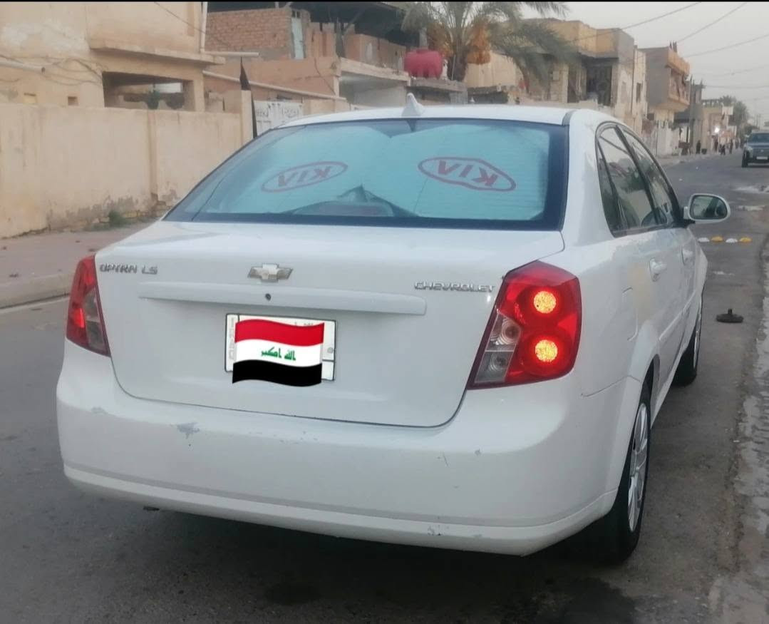 السياره ابوتره الموديل 2012رقم واسط محرك ما مفتوح لا تنقيص ولا تبخير تبريد شغال گير عادي سياره بسمي سنويه ما منتهيه تخم تاير جديد السياره جديدة حيل كلش جديدة بيها جاملغ مبدل امامي الجها اليمنى بس الكفر جاملغ مبدل العنوان واسط القضاء عزيزيه رقم ***********ولأسيا ***********متوفر بي واتساب فقط
