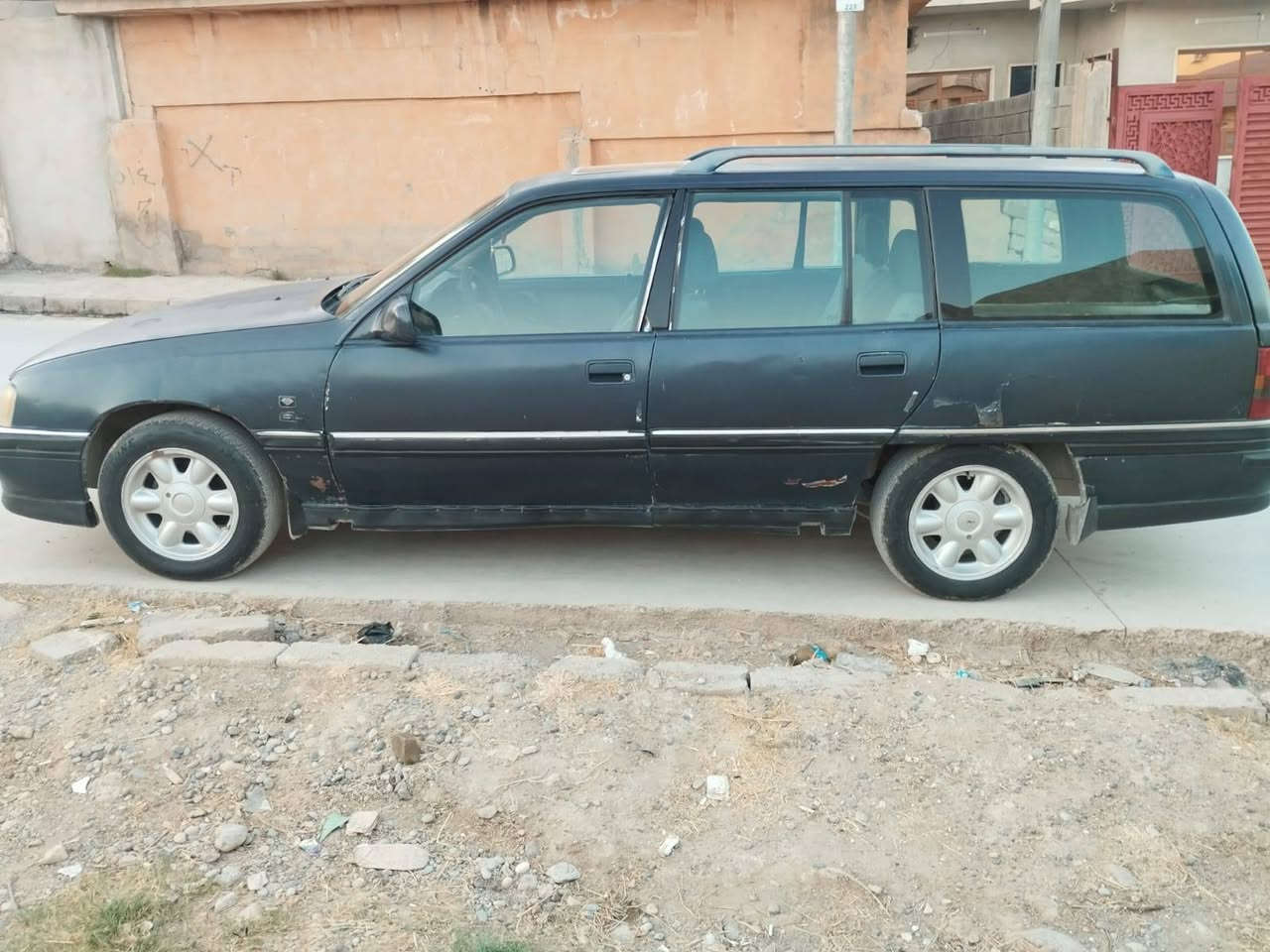 اوبل اوميكه 

1991

سياره صبغ عام اثر جرد 

كير ومحرك وكسن شرط  

باتري جديد  طخم تاير سياره 

جاهزه وتخبل 

شاشه سماعات كامره دمام

وايرمنيه من الدعاميه لدعاميه شرط

دوشمه جديد

شرط الوكاله وتحويل 

كاربون ماستر 

رقم نينوه 12

تاريخ نفاذ السنويه 2030

السعر 27 وبيه مجال

رقم الهاتف ***********

متواجد واتساب..
