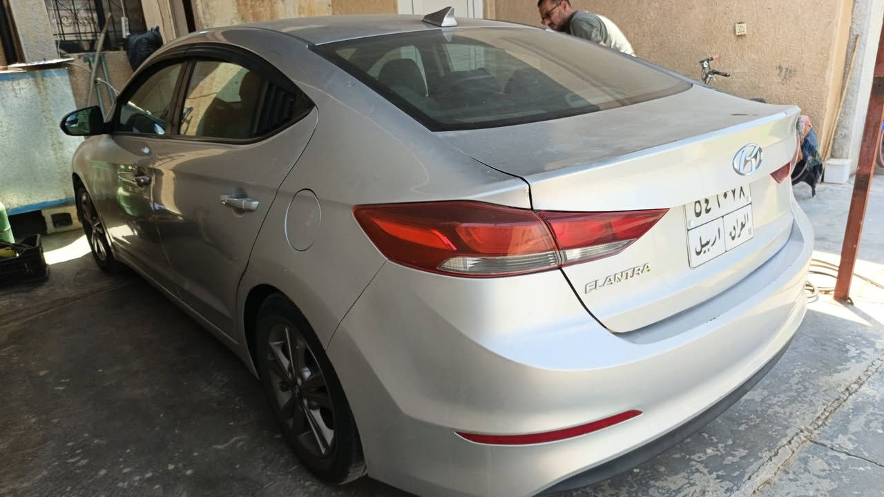 السلام عليكم ورحمه الله وبركاته
‏للبيع فقط بدون مراوس
‏النترا موديل 2017 وارد امريكا 
‏رقم أربيل باسمي 
‏حادث أمريكا قبغ جنطة مبدل 
‏بالعراق صار بيها شخط مال ستوتة الجاملغ وباب السايق والباب خلف السايق صار بيهن صبغ على كد الشخط
‏الجاملغ الأمامي عكس السايق بي طخة موضحة بالصور 
‏الهلال الخلفي بي كرشة خفيفة موضحة بالصور 
‏الدوسة بيها طعجة وهم موضحة بالصور 
‏إضافة إلى كم رصعة موضحهن بالصور 
‏مكان السيارة الفلوجة 
‏السعر 96 
‏***********
‏
