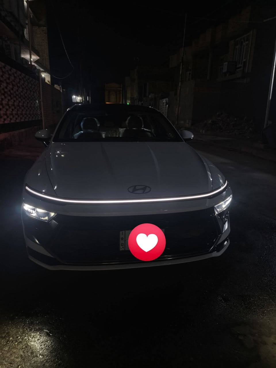 اقرة المنشور قبل ما تتصل او تراسل ☑️ :
. سوناتا2025 خليجي هيبرد 1/ 1 فول  (مطلوبه للمصرف    والكفيل حجز راتب استقطاع تلقائي  )   الي يشتري ياخذ وكاله مني المالك الشرعي اني 
والمالك سكن الكوت وسيارة باسمي 
.سياره ع وظعية الوكاله ماشيه 10ألف سياره نضيفه كلش فقط بيها طعجه  بل صفحه اليمين من وره فوك تاير خلفي ترجع pdr كلش بسيطه
أعلى مواصفات 

الـمـواصـفـات ، 

•  إنارات امامية LED
•  إنارات خلفية LED
•  إشارات LED
•  كشن السايق تحكم كهرباء بل كامل 
•  كشن الراكب الأماميه  كهرباء +مساج+ تتفائه تبريد
•  وسادة لمقعد السائق 
•  بردات خلفية بلادية 
•  كشنات جلد جملي 
•  بانوراما كهربائي على كامل السيارة 
•  تشغيل عن بعد 
•  جنطة ذكية عند الاقتراب تفتح وحدها 
•  سستم أيرباك كامل 
•  انارات محيطية متغيرة 64 لون 
•  شاشات متصلة قياس كبير 
•  مثبت سرعة 
•  ابل كاربلي 
•  أندرويد اوتو 
•  تصعيد وتنزيل الجام من المفتاح 
•  دخول ذكي من باب الراكب والسائق 
•  محرك 2000 دوش المرغوب +محرك كهربائي هايبرد 
•  شفتات بل ستيرن لتبديل النمر 
•  وبعد مواصفات 
. شاشة عدادات رقمية 4 إنش
. نظام ملاحة بشاشة 12.3 إنش
. مفتاح ذكي Smart Key مع تشغيل بصمة
. كاميرا خلفية مع خطوط توجيه للاصطفاف
. حساسات أمامية وخلفية
. أوضاع قيادة ٣متعددة Drive Mode
. نظام مراقبة ضغط الإطارات TPMS
. نظام ABS مانع الانغلاق
. نظام الثبات الإلكتروني ESC
. نظام المساعدة على صعود المرتفعات HAC
. نظام الكبح متعدد التصادمات MCB
. وسائد هوائية أمامية وجانبية وستائر هوائية
. مقاعد الأماميه كهربائي 
. دعم قطني كهربائي لمقعد السائق
. مسند ذراع خلفي مع حامل أكواب
. تكييف عملي مع فتحات للصف الثاني
. فلتر تنقية هواء للمقصورة
. تشغيل أوتوماتيكي للمصابيح
. مرايا كهربائية قابلة للطي مع إشارات LED
. جنوط ألمنيوم رياضية 17 إنش
. إطارات Nexen
. زجاج خلفي مدفأ
. إضاءة داخلية Mood Light
. نيكل استيل جوانب ٤ بيبان 
. شواحن USB أمامية وخلفية
. نظام صوتي مع 9 سماعات Tweeter
. بلوتوث مع أوامر صوتية
. تحكم صوتي من المقود
. عازل لغطاء المحرك
. تغليف الكشنات والبيبان من داخل بل كامل 
مواصفات هوايه بيه
.مكان السيارة الكوت
. سعر 230$ وبيه مجال قليل 
.للتواصل او الاستفسار واتساب + اتصال ☎️***********:
