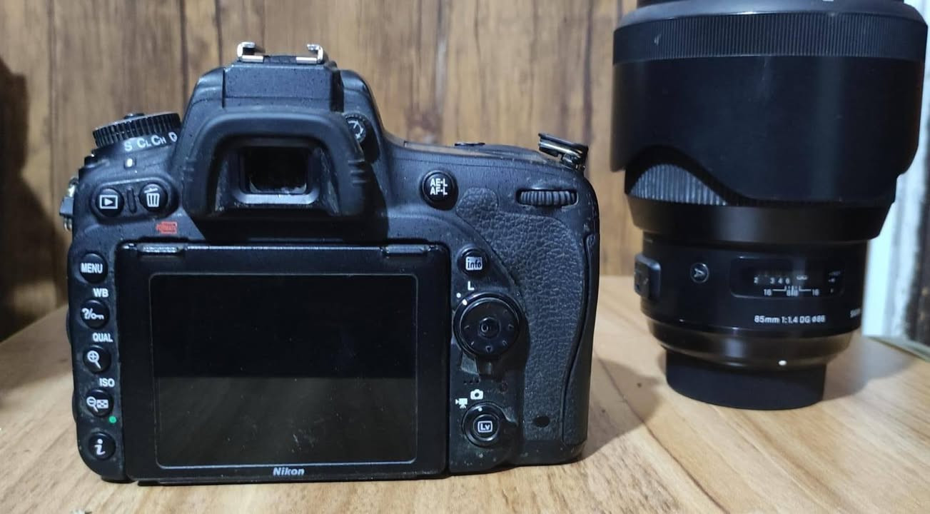للبيع كامره نيكون  750 فول فريم. نضافتها 88% ستخدام  شخصي 
مع عدسة Sigma 85mm F1.4 Art للنيكون الغنيه عن التعريف العدسه نضافتها 99%
مع ملحقات جنطه  ورام ٦٤ 
السعر  مليونين و150 وبيها مجال 
متوازي على لبيع 
للستفسار ***********
بغداد. ماكو توصيل تجي تفحص وشوفها
