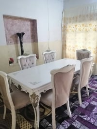 طاولة سفرة • كراسي • للبيع