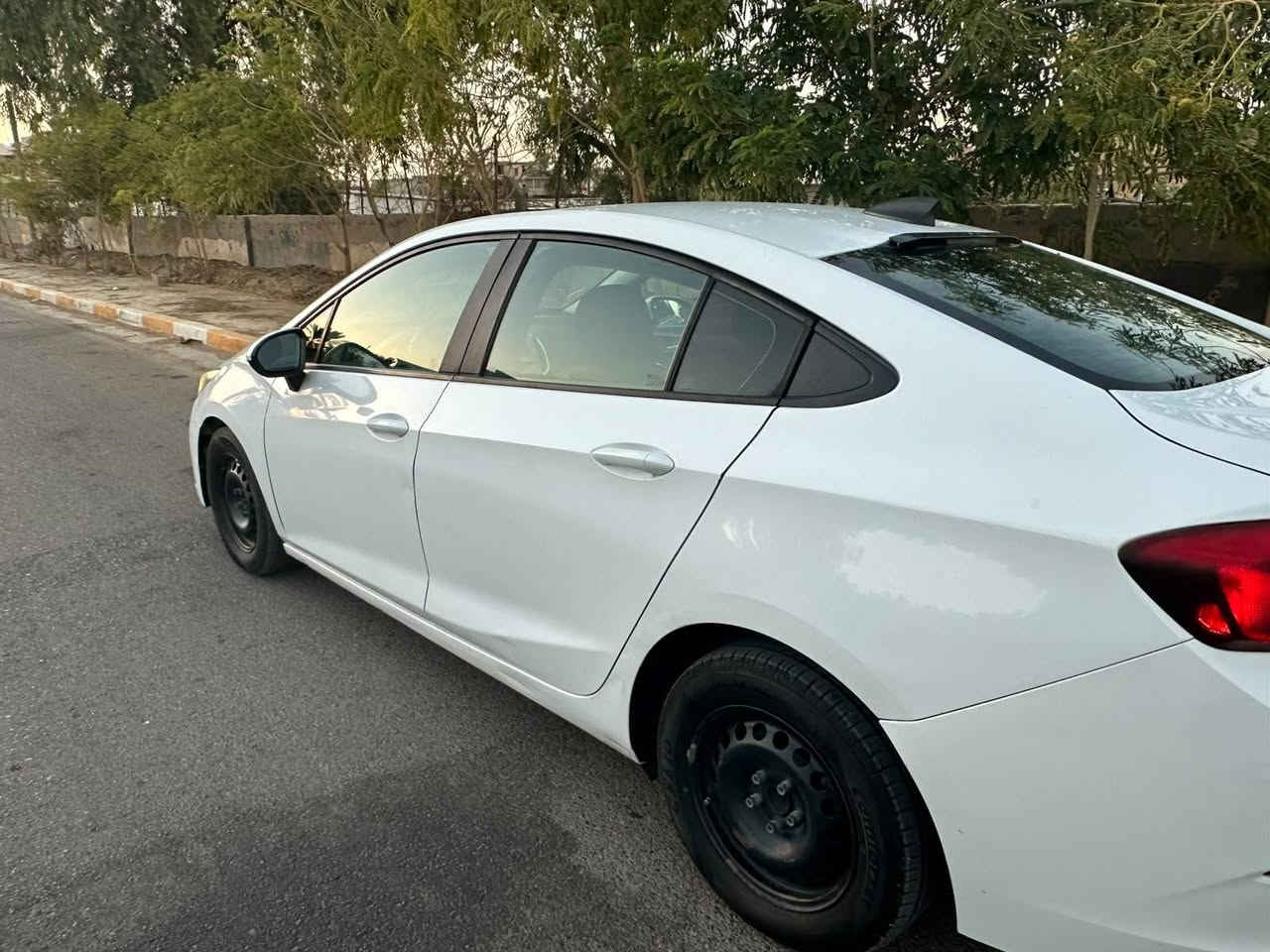 🚗 سيارة نظيفة وجاهزة — شفروليه كروز 2017
✅ محرك 1400 تيربو 
✅ تبريد ثلج ❄️
✅ شاشة + كاميرا
✅ داخلية نظيفة جداً
📍 كربلاء
📄 باسمي وشرط التحويل
💰 السعر 83 ورقة (قابل للتفاوض)
📞 اتصل الآن: ***********
