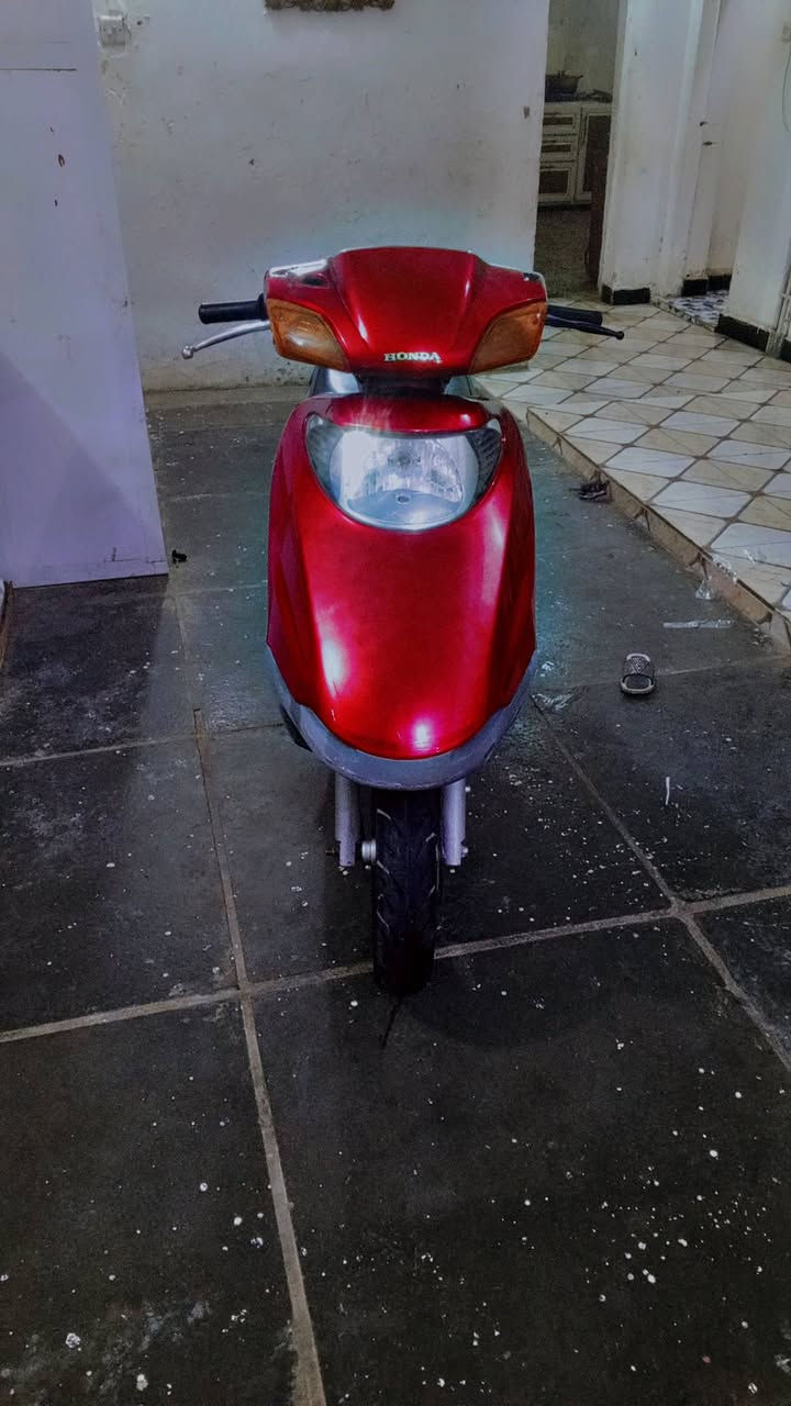 سبيسي للبيع سعرها ٤٠٠ شغالة سلف هندر كهربايات مكينة ناعمة كفر بلادي دراجة نضيفة كلش ستوها مجفتة بعدها سحك مكاني الحي  ***********

