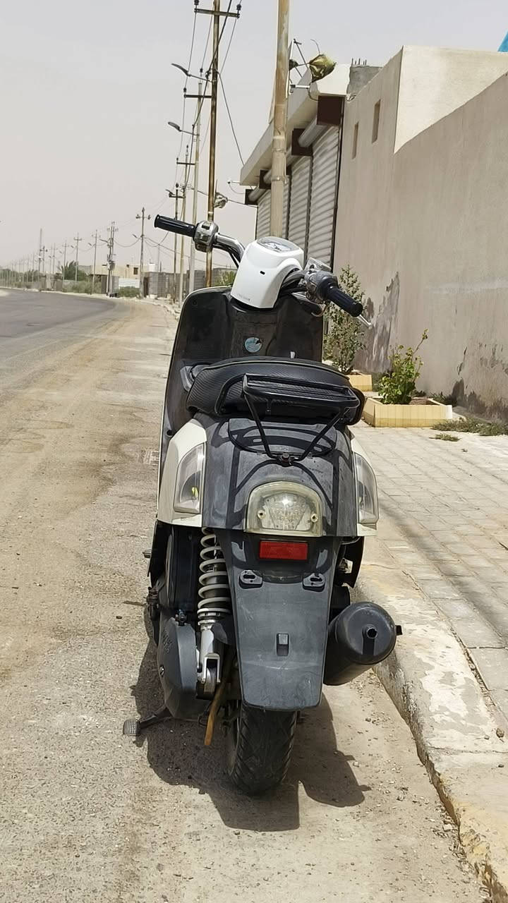 ماكس بوليس كابريتر كلشي شغال بيهة كهربائيات كامله دراجة نضيفه كلش ما مفتوحه بعدهة بلاد رايدهة ب800وبيهة مجال لشراي لمو شراي لا يراسل

التواصل***********
