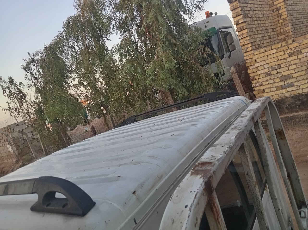 السلام عليكم فونتيره موديل 97 مكينه 2700 جديده كير جديد حداديه 85٪100 أكلج جديد سياره شاصيهه كفاله من الفطر السياره حلو غرفه حلوه سياره مالت جناي رقم بغداد ألماني حاعث ثالث راعيهه  ما انداله اتكفل سرقه وعشارئين وطلب الاكسن مالته جديد سعر 32 وبيها مجال العنوان الدوانيه قضاء المهناويه الرقم ***********
