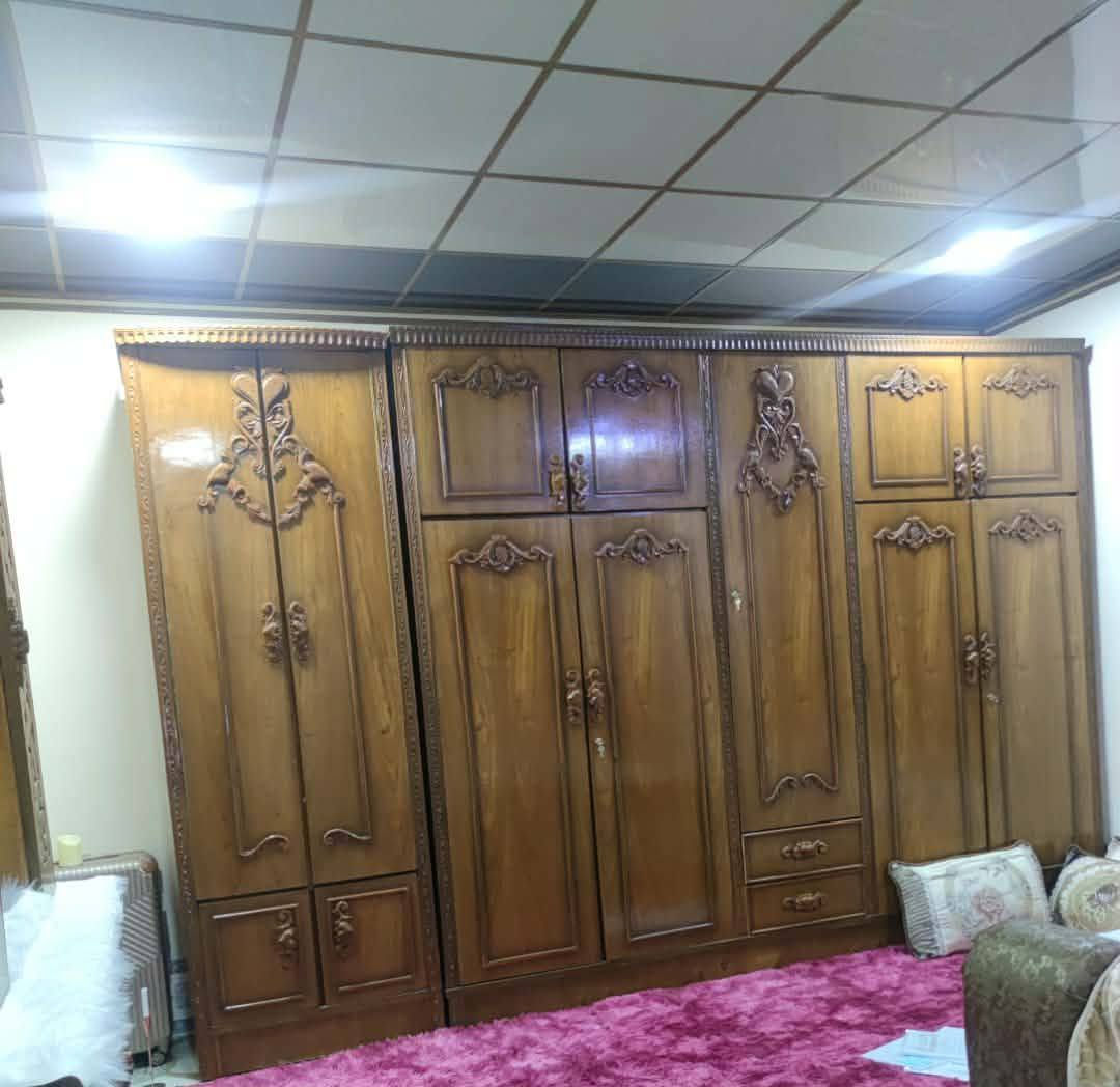 غرفة نوم +ملحق  للبيع كاملة مكملة اخو الجديد 
السعر مليون وبي مجال قليل الرقم 
***********
